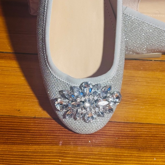 Silver sparkle flats - Picture 2 of 3